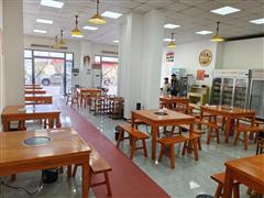 双门头165平方的旺铺转让，带超大外摆区 